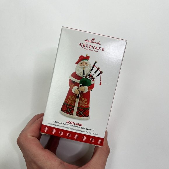 2017 Hallmark Scotland Member Santa from Around the World Ornament W/ Box - Picture 9 of 12